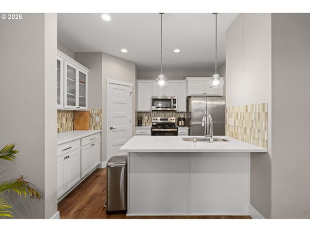 1822 E 33RD St A, Vancouver, WA 98663
