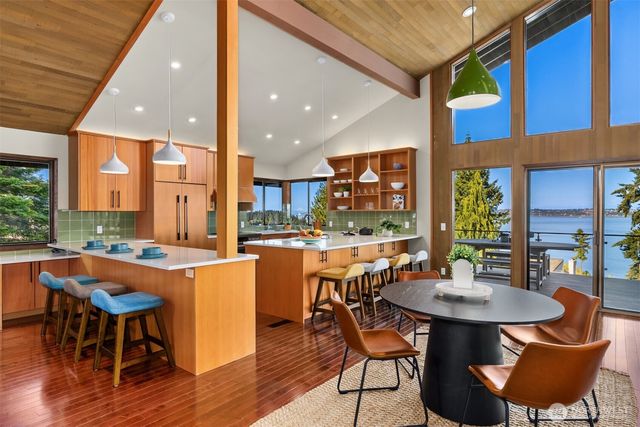 10793 NE Bill Point Drive, Bainbridge Island, WA 98110