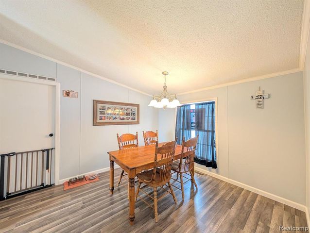 11362 N Lake Drive, Fenton, MI 48430