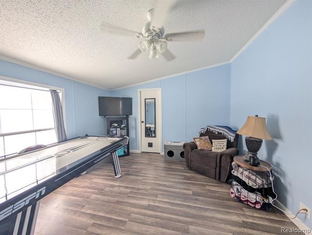 11362 N Lake Drive, Fenton, MI 48430