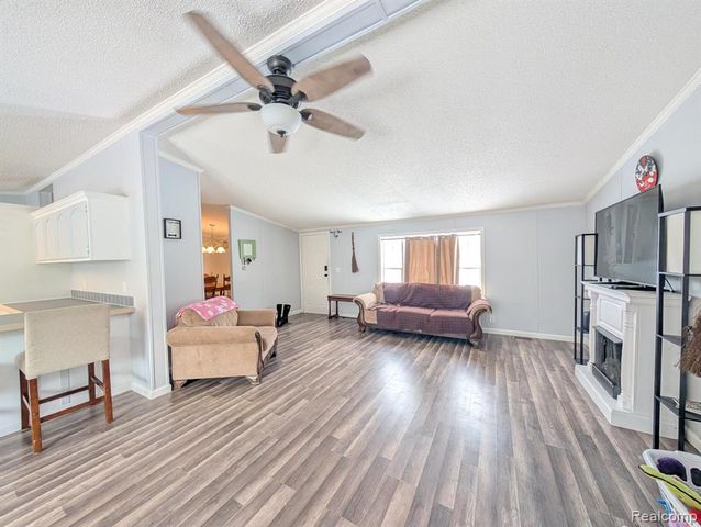 11362 N Lake Drive, Fenton, MI 48430