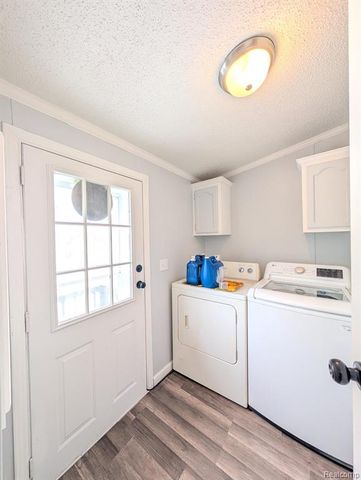 11362 N Lake Drive, Fenton, MI 48430