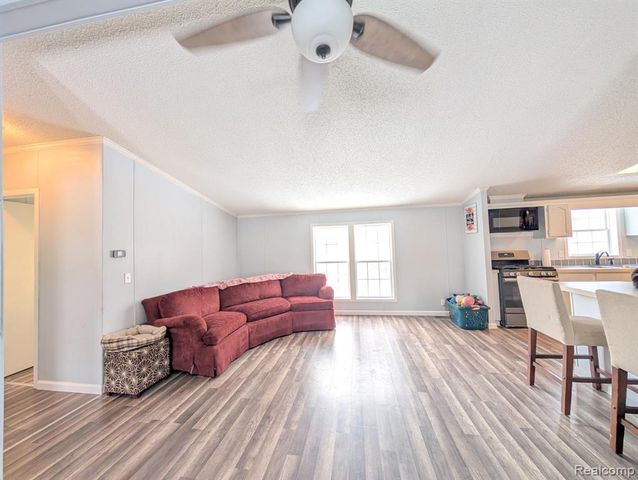 11362 N Lake Drive, Fenton, MI 48430