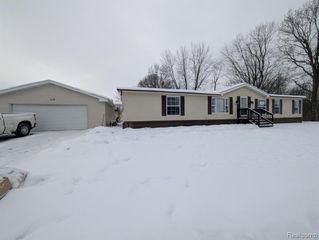 11362 N Lake Drive, Fenton, MI 48430