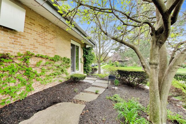 360 S Prospect Avenue, Elmhurst, IL 60126