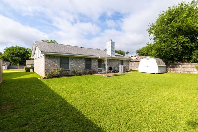 1309 Mercedes Street, Benbrook, TX 76126