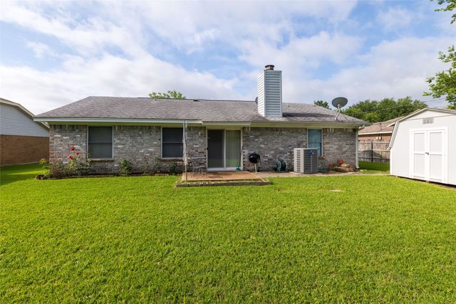 1309 Mercedes Street, Benbrook, TX 76126