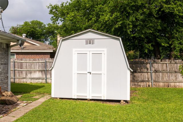 1309 Mercedes Street, Benbrook, TX 76126