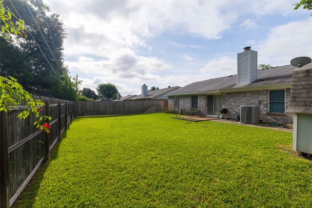 1309 Mercedes Street, Benbrook, TX 76126