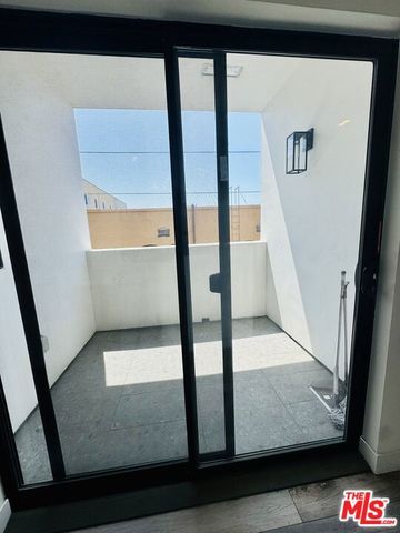 919 Harvard Boulevard 205, Los Angeles, CA 90006