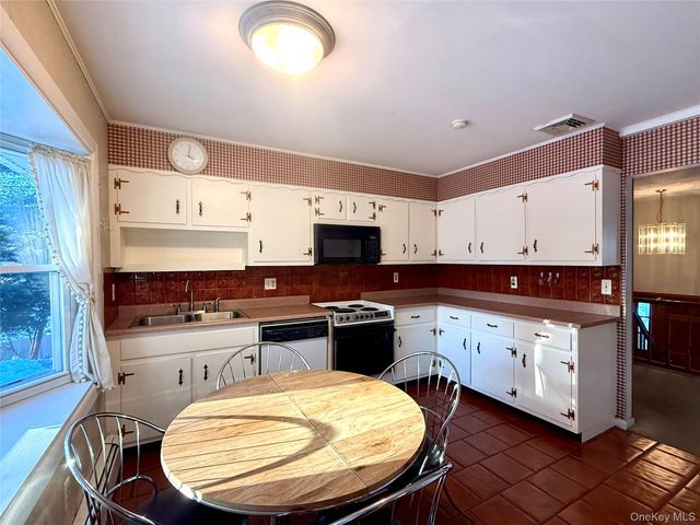 130 Grand Street, Highland, NY 12528