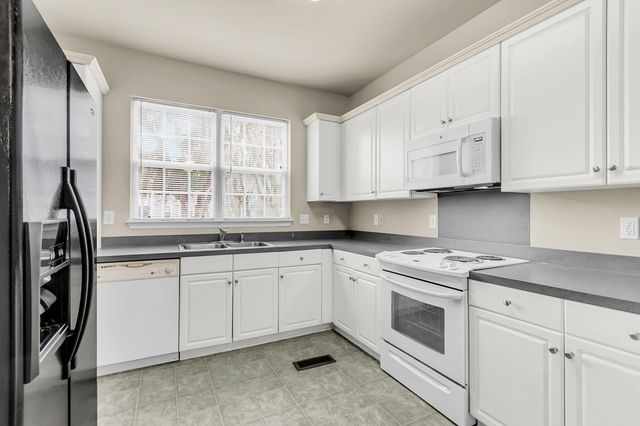 4668 Palm View Circle, North Charleston, SC 29418