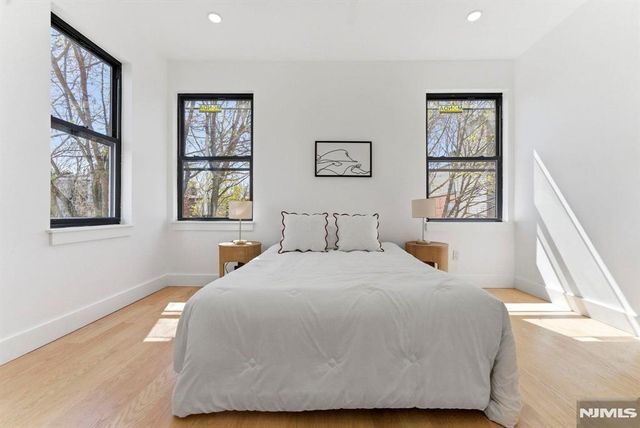 113 Oak Street, Jersey City, NJ 07304