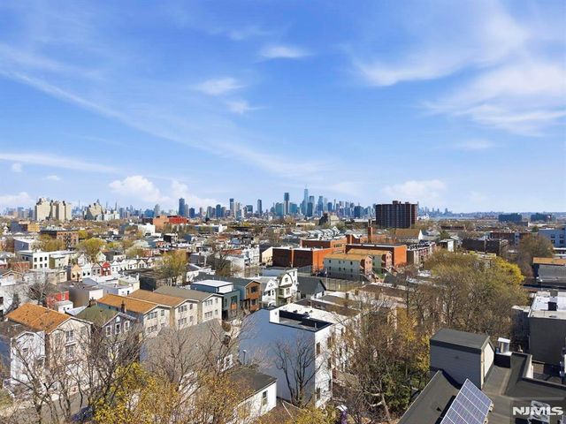 113 Oak Street, Jersey City, NJ 07304