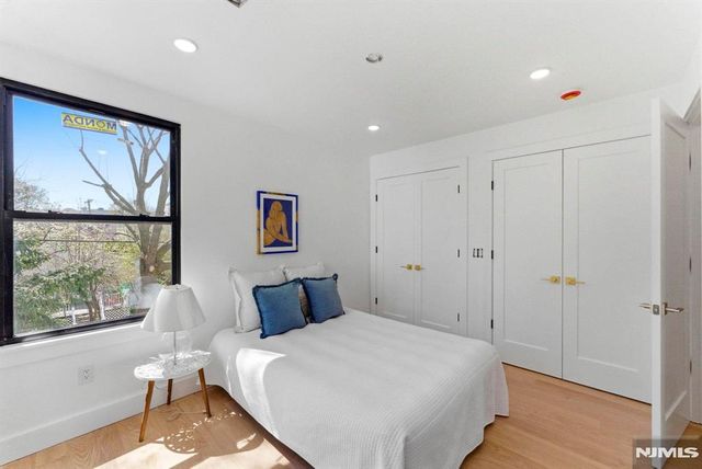 113 Oak Street, Jersey City, NJ 07304