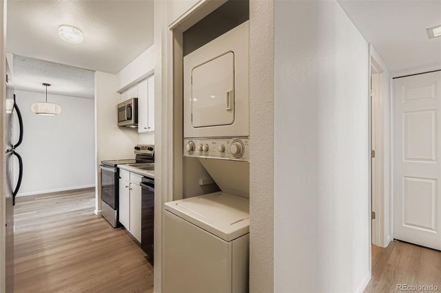 3323 S Monaco Street D, Denver, CO 80222