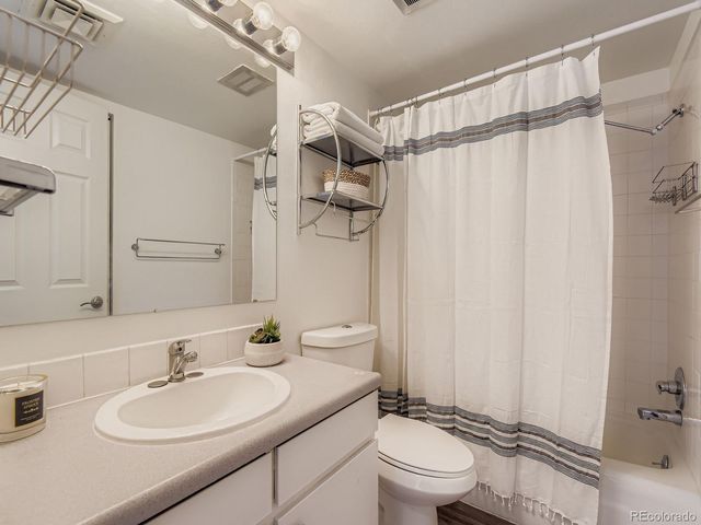 3323 S Monaco Street D, Denver, CO 80222