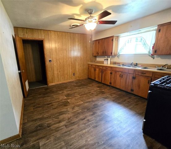 2411 Fairfax Street, Parkersburg, WV 26101