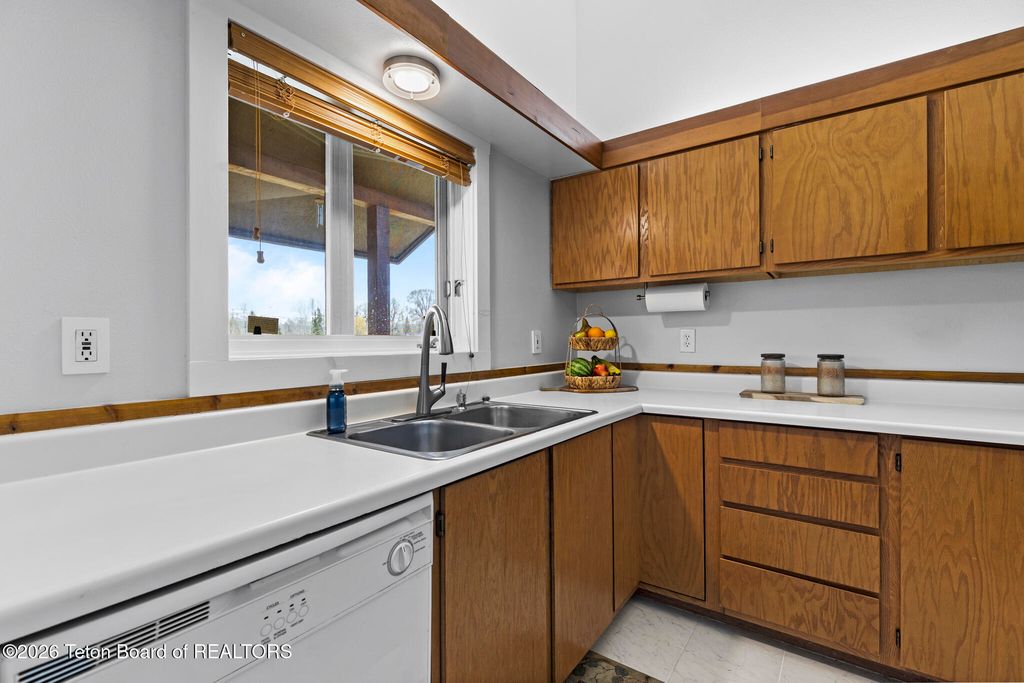 4085 BALSAM Lane, Jackson, WY 83001 photo 10