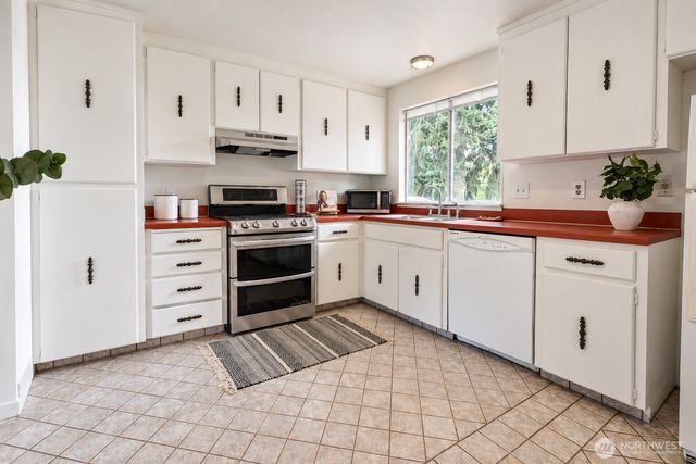 32434 49th Avenue SW, Federal Way, WA 98023