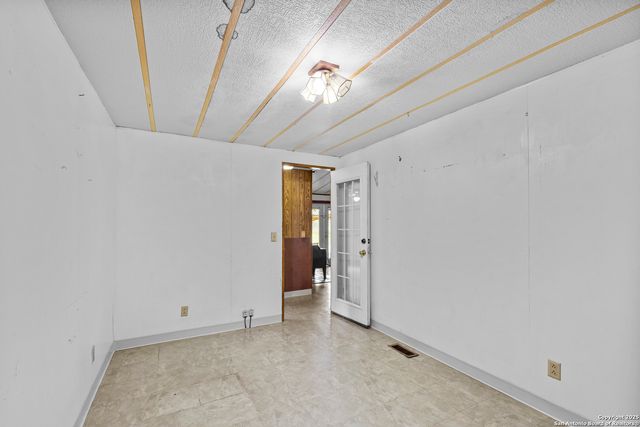 1189 Vivroux Ranch, Seguin, TX 78155