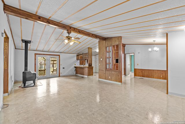 1189 Vivroux Ranch, Seguin, TX 78155