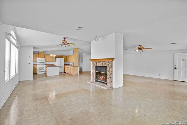 1189 Vivroux Ranch, Seguin, TX 78155