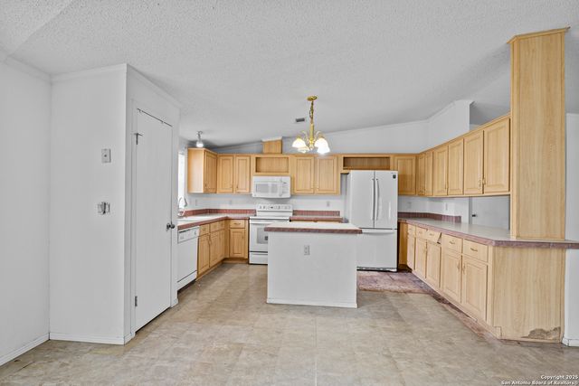 1189 Vivroux Ranch, Seguin, TX 78155