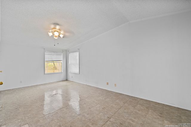 1189 Vivroux Ranch, Seguin, TX 78155