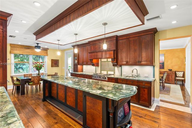 4867 SW 82nd St, Miami, FL 33143