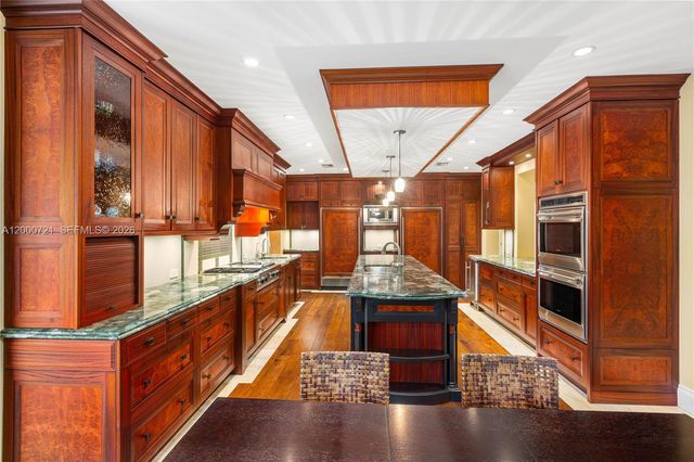 4867 SW 82nd St, Miami, FL 33143