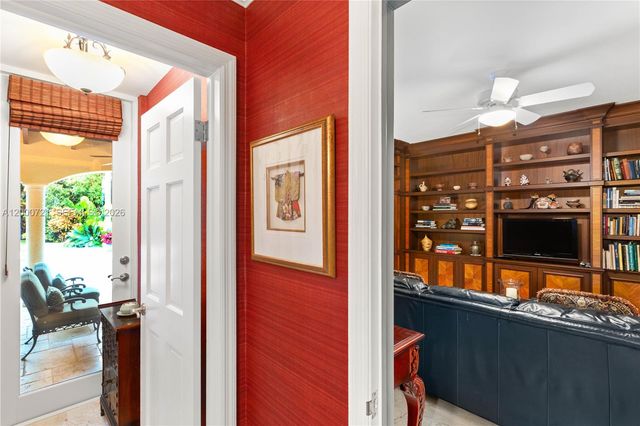 4867 SW 82nd St, Miami, FL 33143