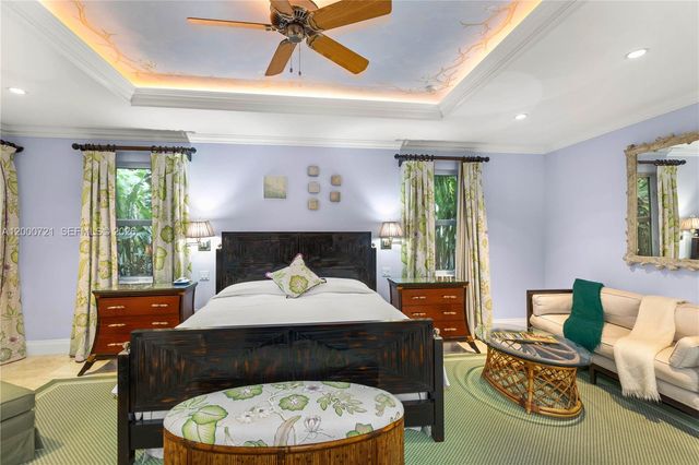 4867 SW 82nd St, Miami, FL 33143