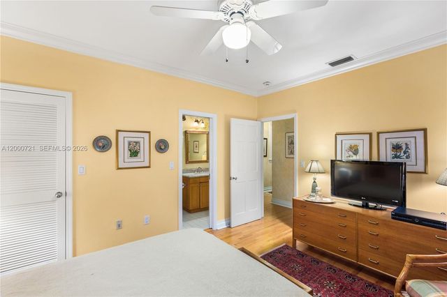 4867 SW 82nd St, Miami, FL 33143