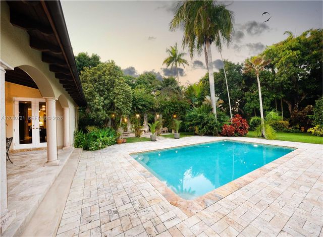 4867 SW 82nd St, Miami, FL 33143