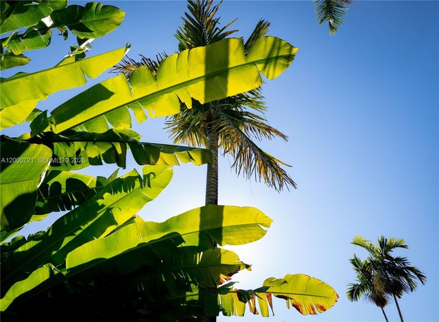 4867 SW 82nd St, Miami, FL 33143