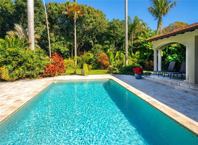 4867 SW 82nd St, Miami, FL 33143