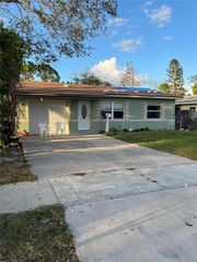 1787 SHORE ACRES BOULEVARD NE, St Petersburg, FL 33703