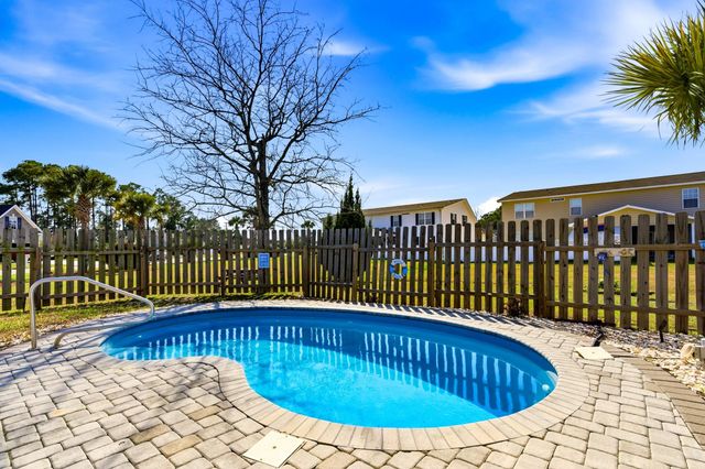 527 Cottage Oaks Circle, Myrtle Beach, SC 29579