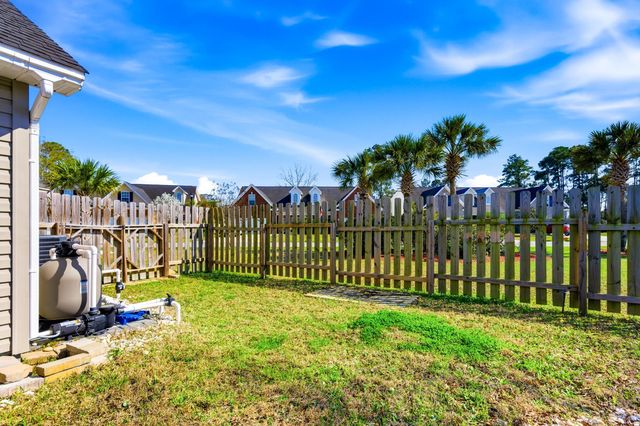527 Cottage Oaks Circle, Myrtle Beach, SC 29579