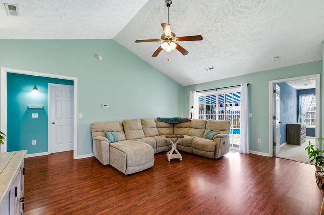 527 Cottage Oaks Circle, Myrtle Beach, SC 29579