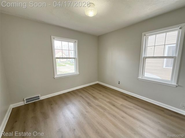 24411 Union Street, Dearborn, MI 48124