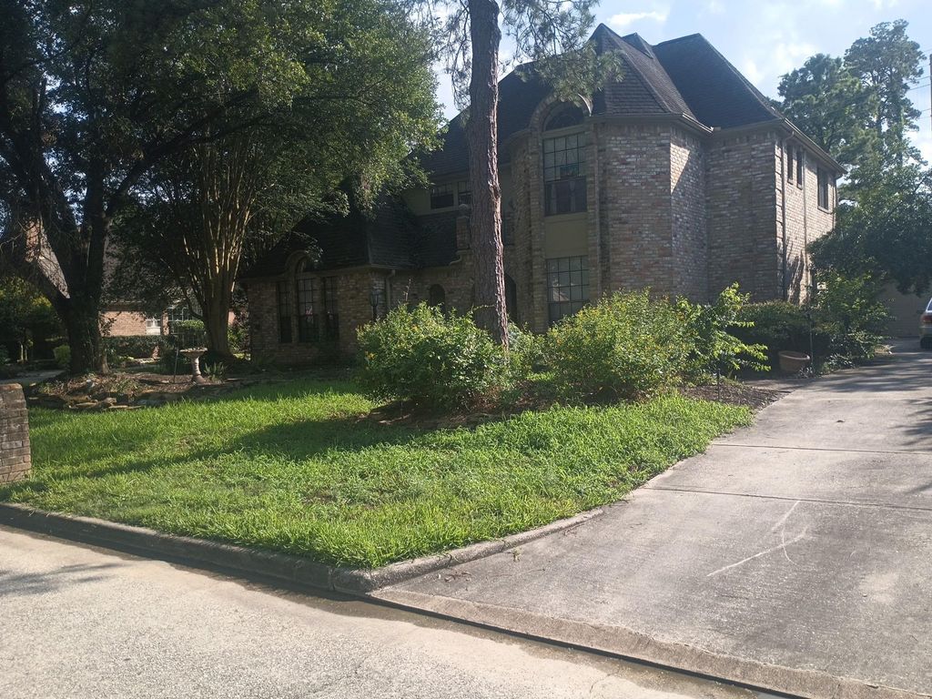 17611 Surreywest Lane, Spring, TX 77379