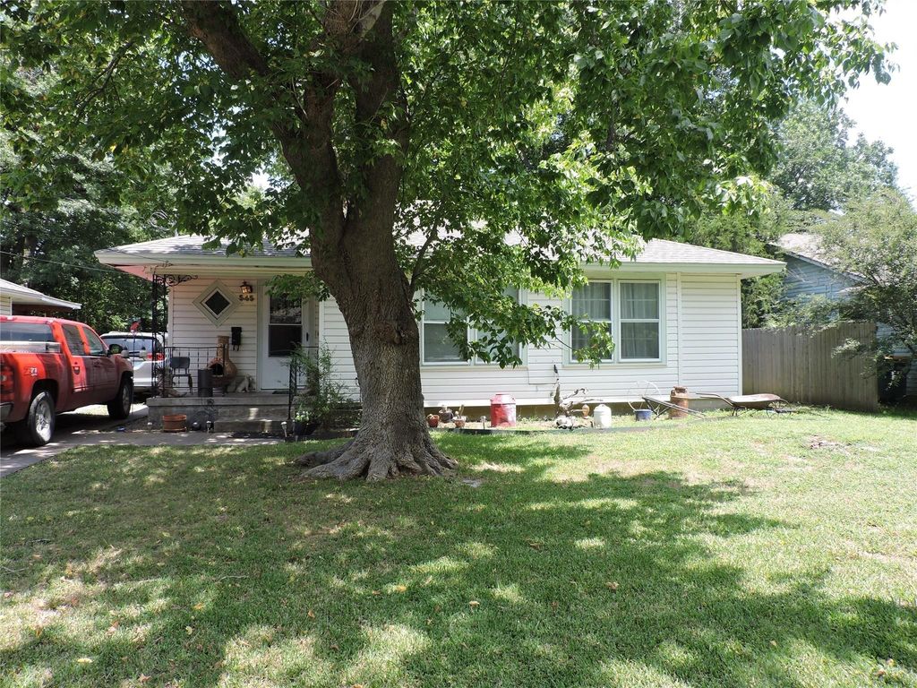 545 N Wharton Street, Sherman, TX 75092