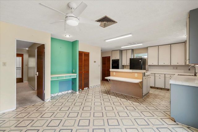 345 Auhana Rd, Kihei, HI 96753