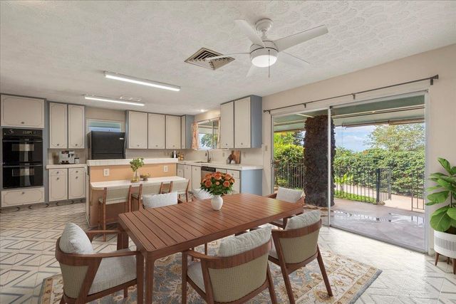 345 Auhana Rd, Kihei, HI 96753