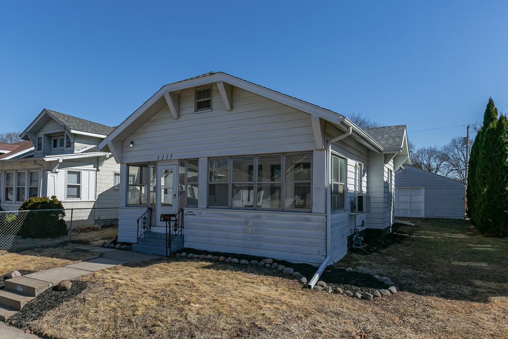 1217 35th Street, Rock Island, IL 61201