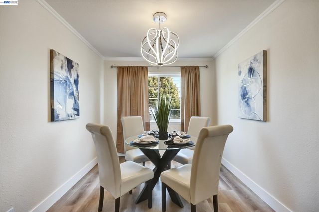 147 Wisteria Dr, East Palo Alto, CA 94303