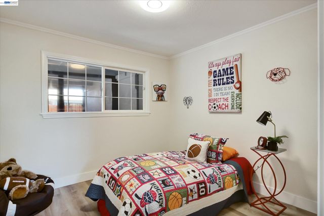 147 Wisteria Dr, East Palo Alto, CA 94303