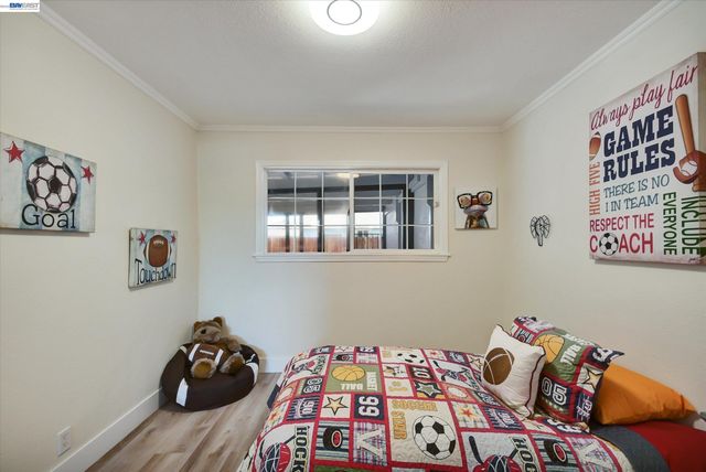 147 Wisteria Dr, East Palo Alto, CA 94303